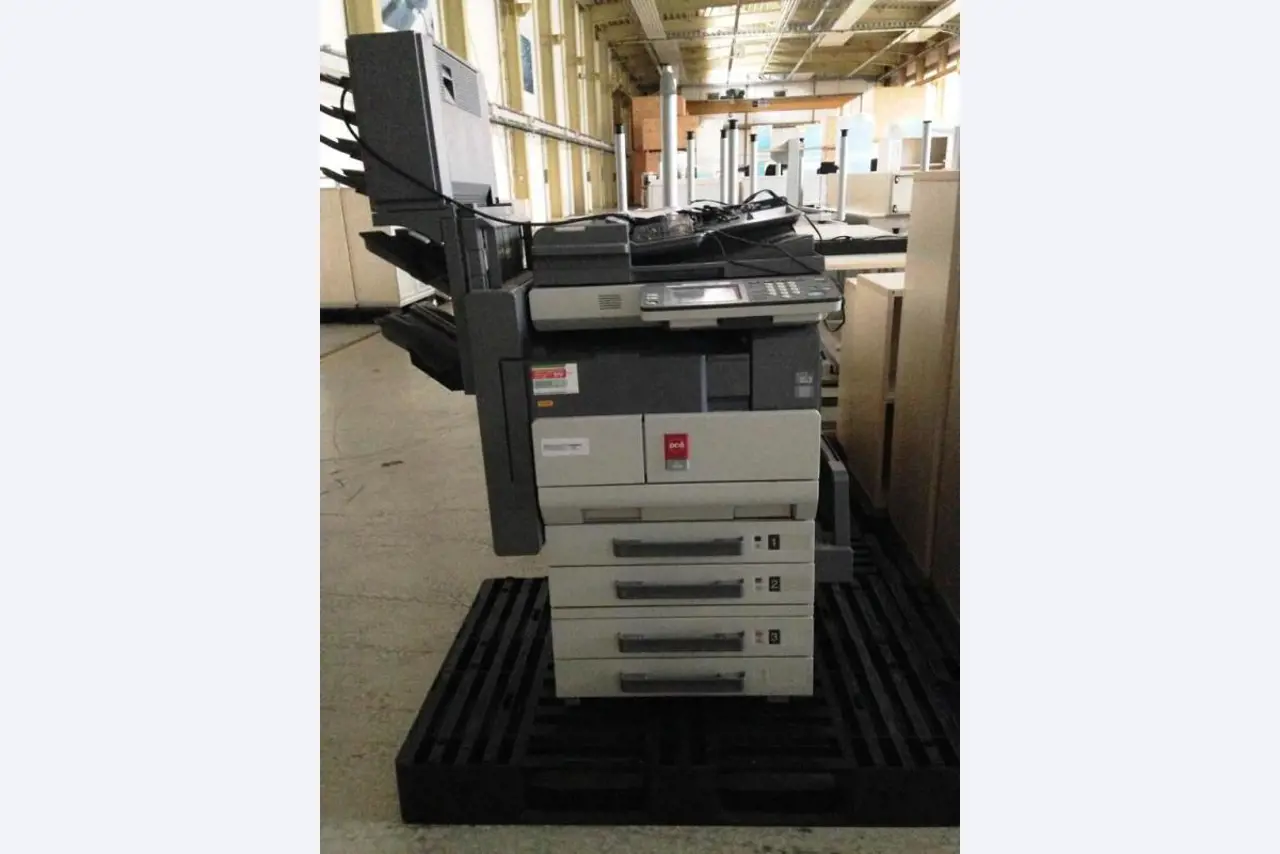 Maschinen sowie Betriebs- und Geschäftsausstattung <br>aus dem Bereich Kunststoffbearbeitung-1