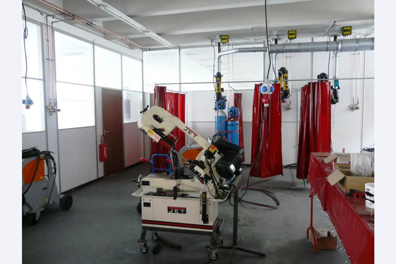 well-maintained welding machines-1