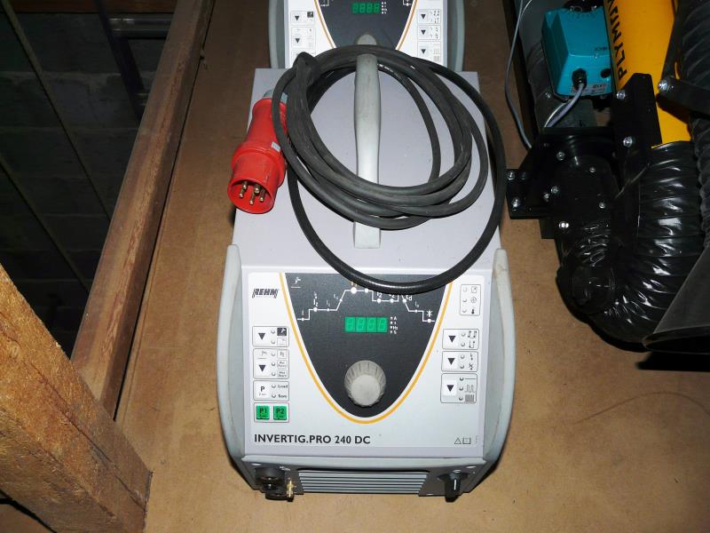 well-maintained welding machines-1