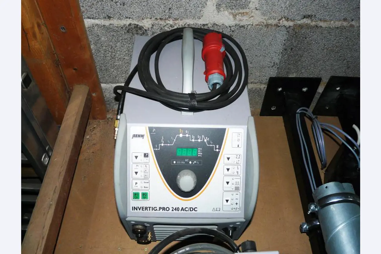 des machines de soudage bien entretenues-1