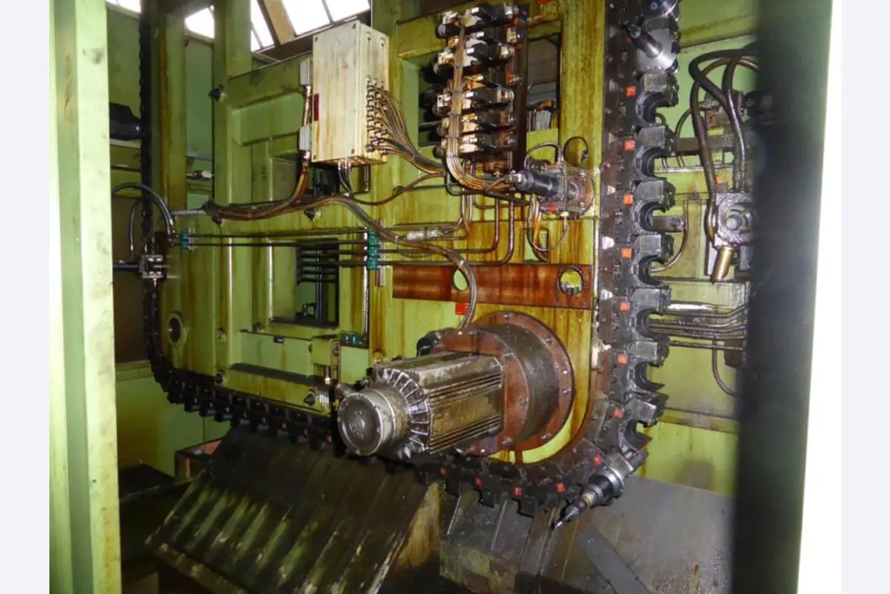 metal processing machines of a manufacturer for propulsion technology-5