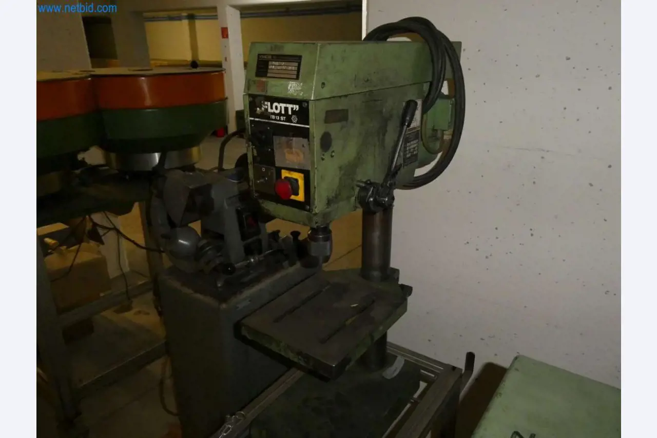 Máquinas-ferramentas e máquinas de perfuração, prensas e acessórios-1