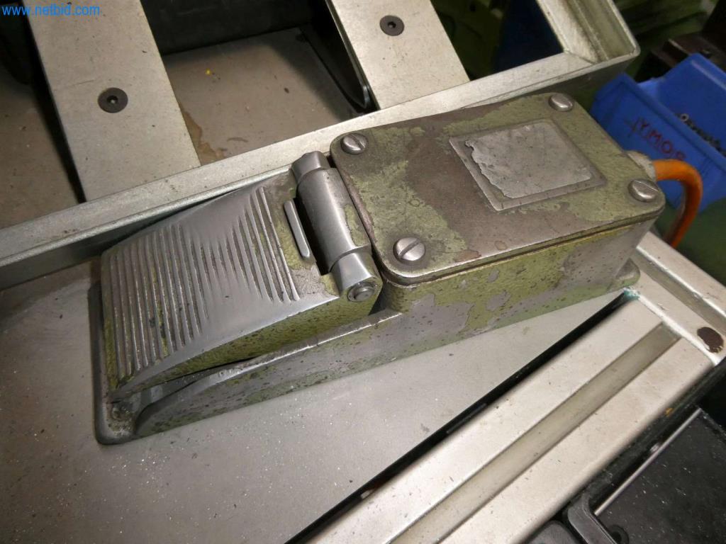 Obráběcí a děrovací stroje, lisy a příslušenství-10