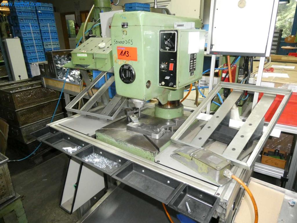 Obráběcí a děrovací stroje, lisy a příslušenství-2