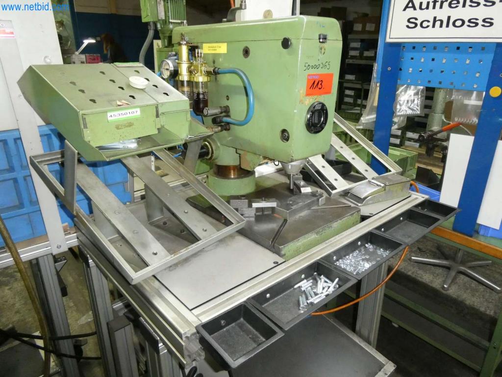 Obráběcí a děrovací stroje, lisy a příslušenství-3