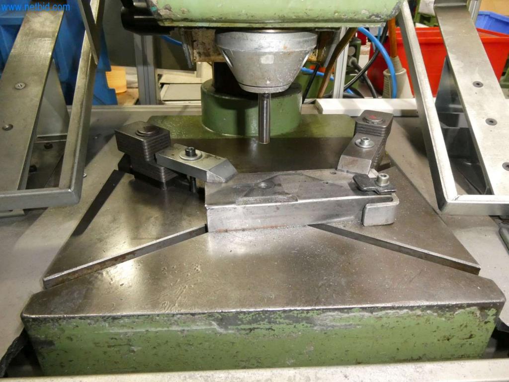 Obráběcí a děrovací stroje, lisy a příslušenství-7