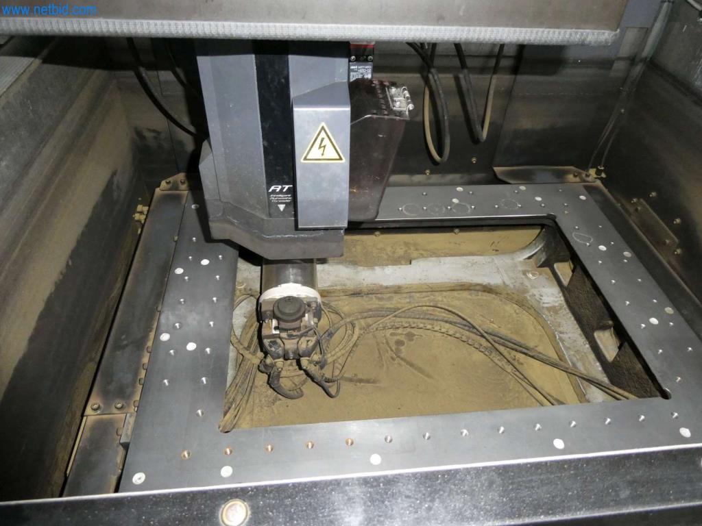 Obrabiarki i wykrawarki, prasy i akcesoria-10