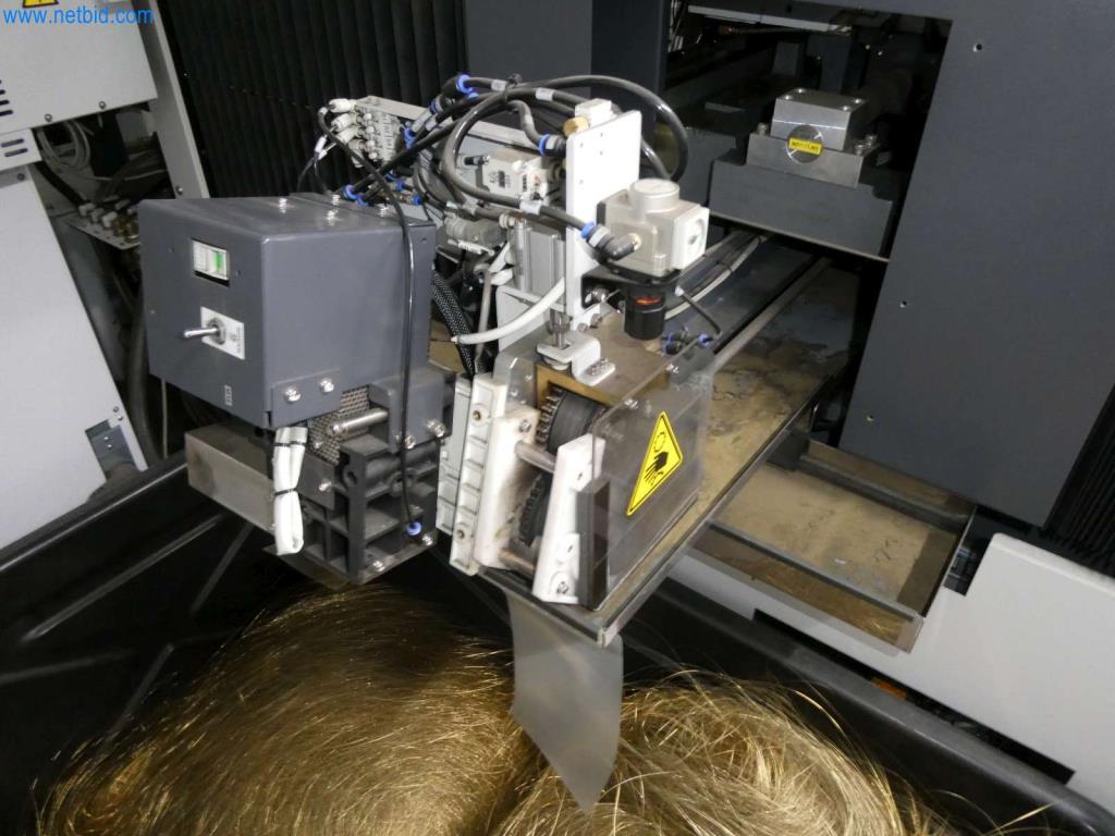 Obrabiarki i wykrawarki, prasy i akcesoria-13