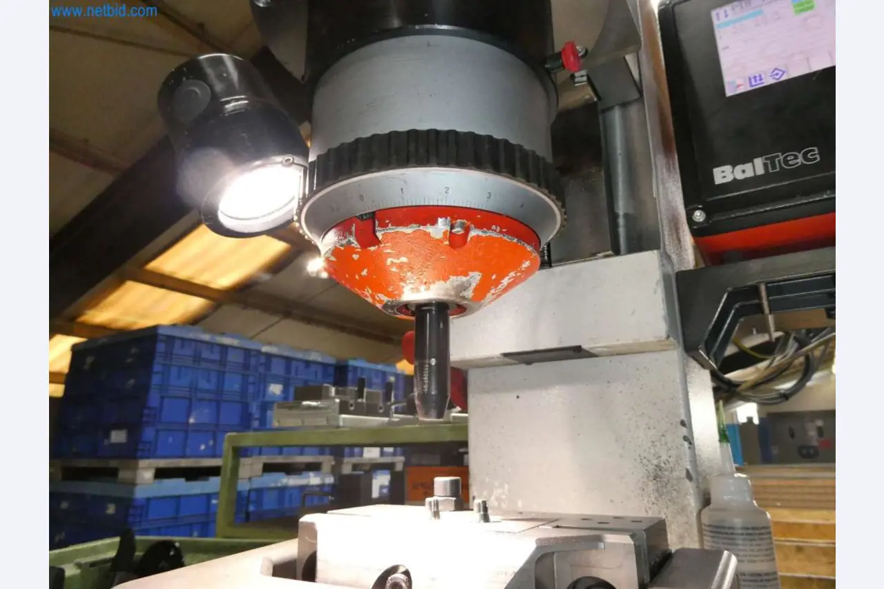 Machines-outils, poinçonneuses, presses et accessoires-11