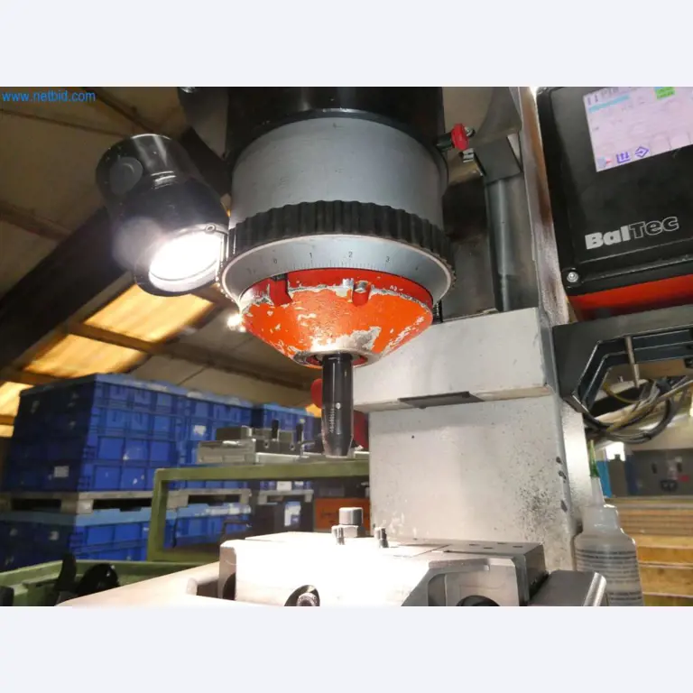 Machines-outils, poinçonneuses, presses et accessoires-11
