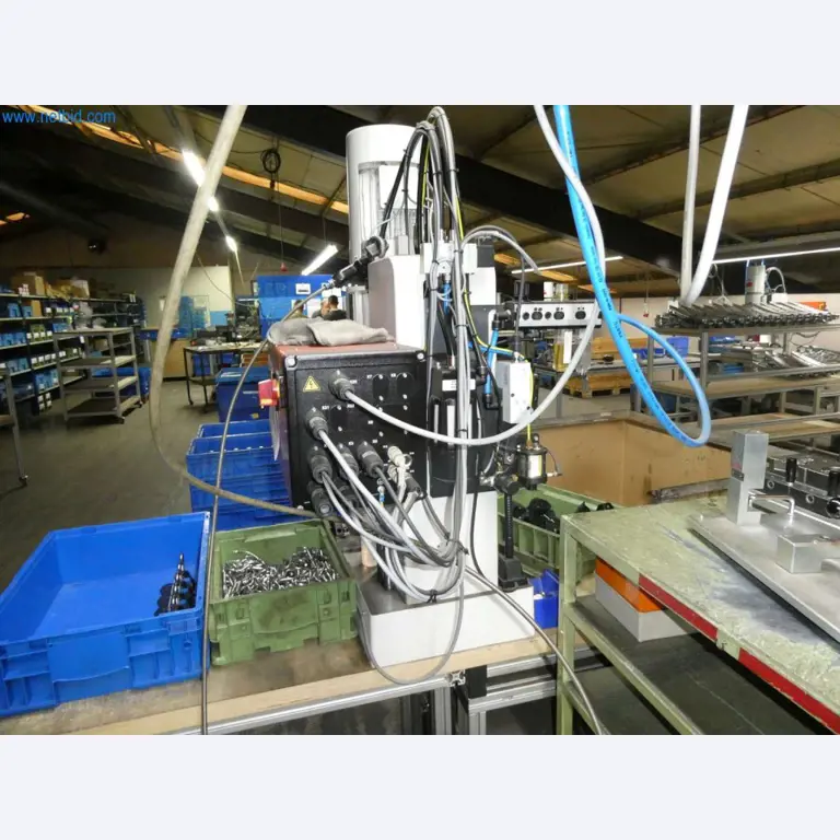 Machines-outils, poinçonneuses, presses et accessoires-3