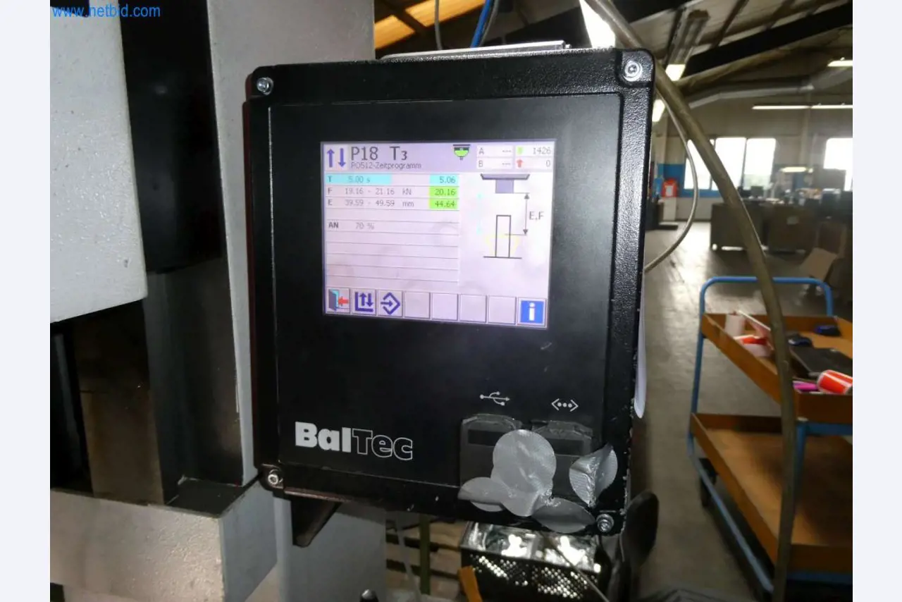 Machines-outils, poinçonneuses, presses et accessoires-9