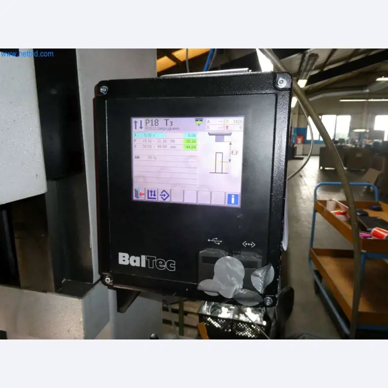 Machines-outils, poinçonneuses, presses et accessoires-9