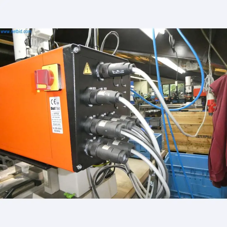 Machines-outils, poinçonneuses, presses et accessoires-12
