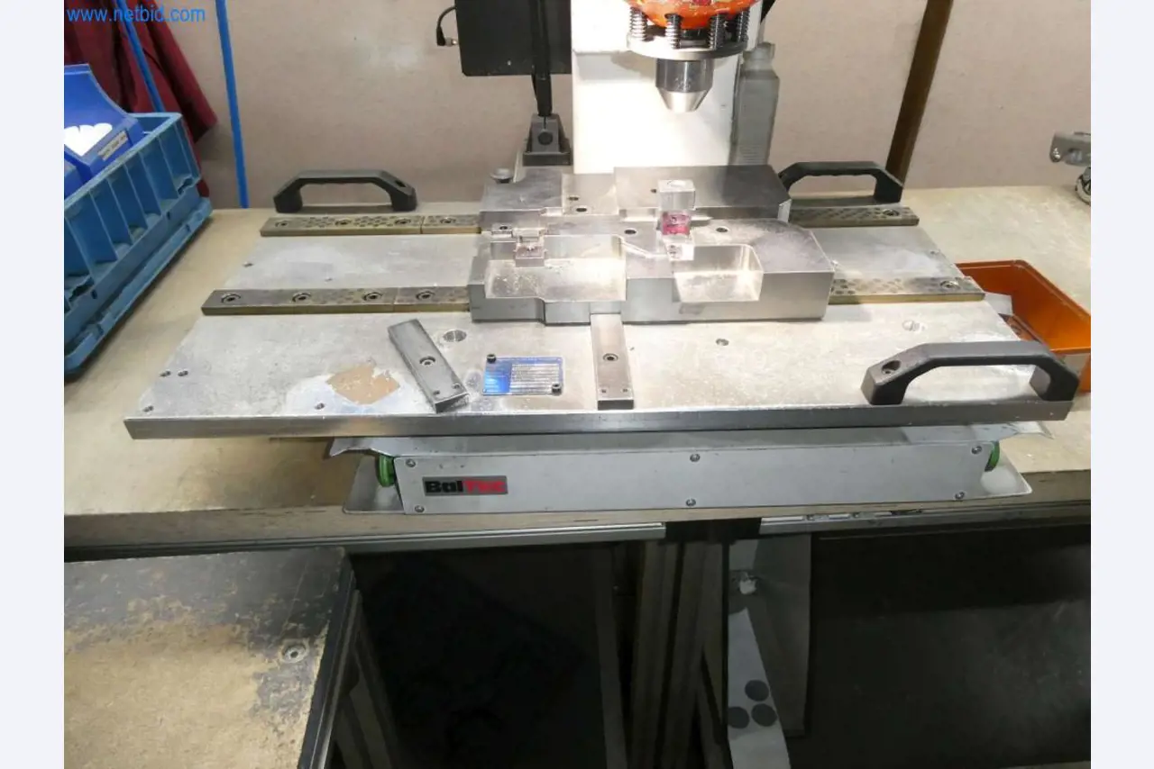 Machines-outils, poinçonneuses, presses et accessoires-7