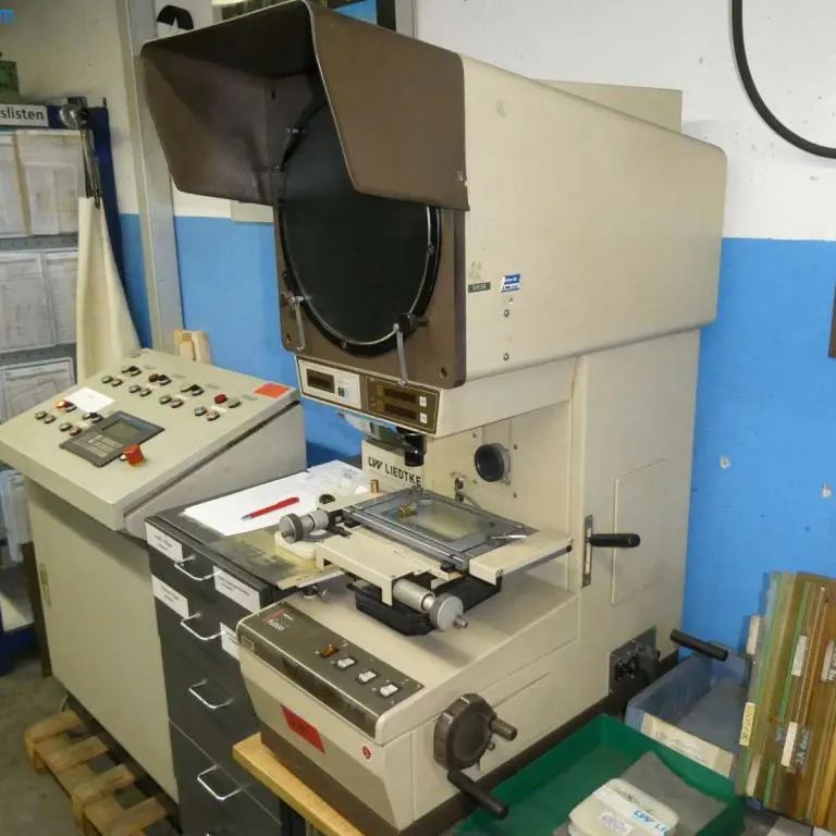 Profile projector Mitutoyo PJ300