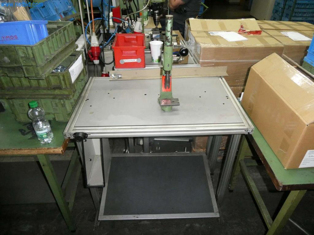 Obráběcí a děrovací stroje, lisy a příslušenství-4