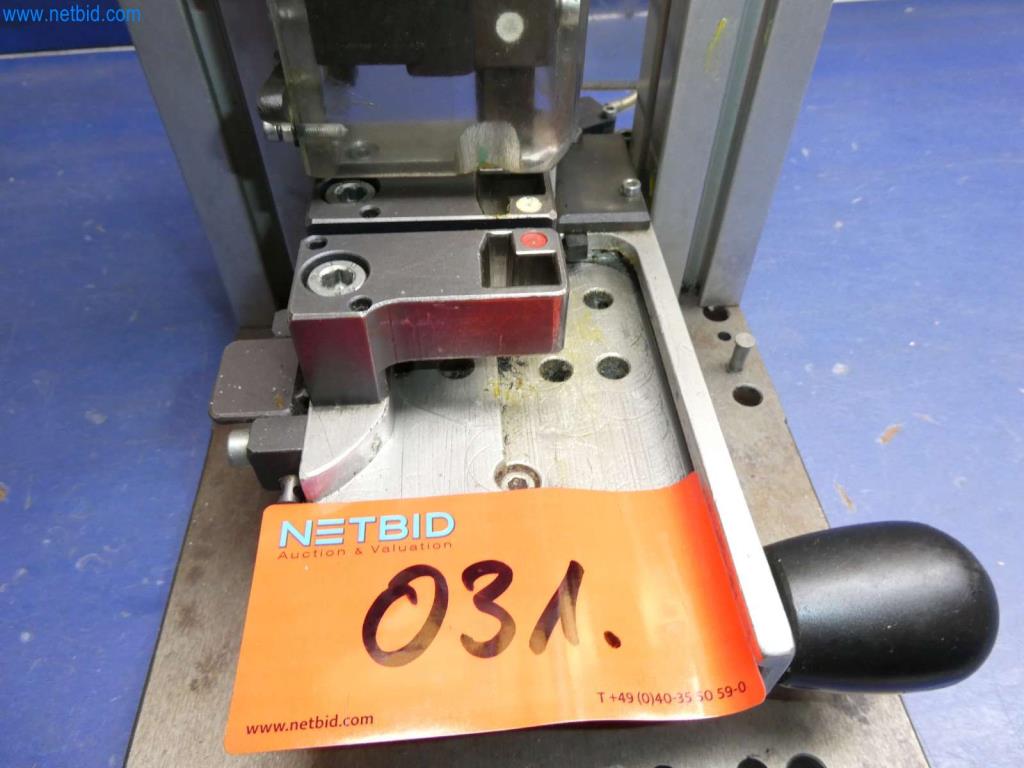 Obráběcí a děrovací stroje, lisy a příslušenství-4