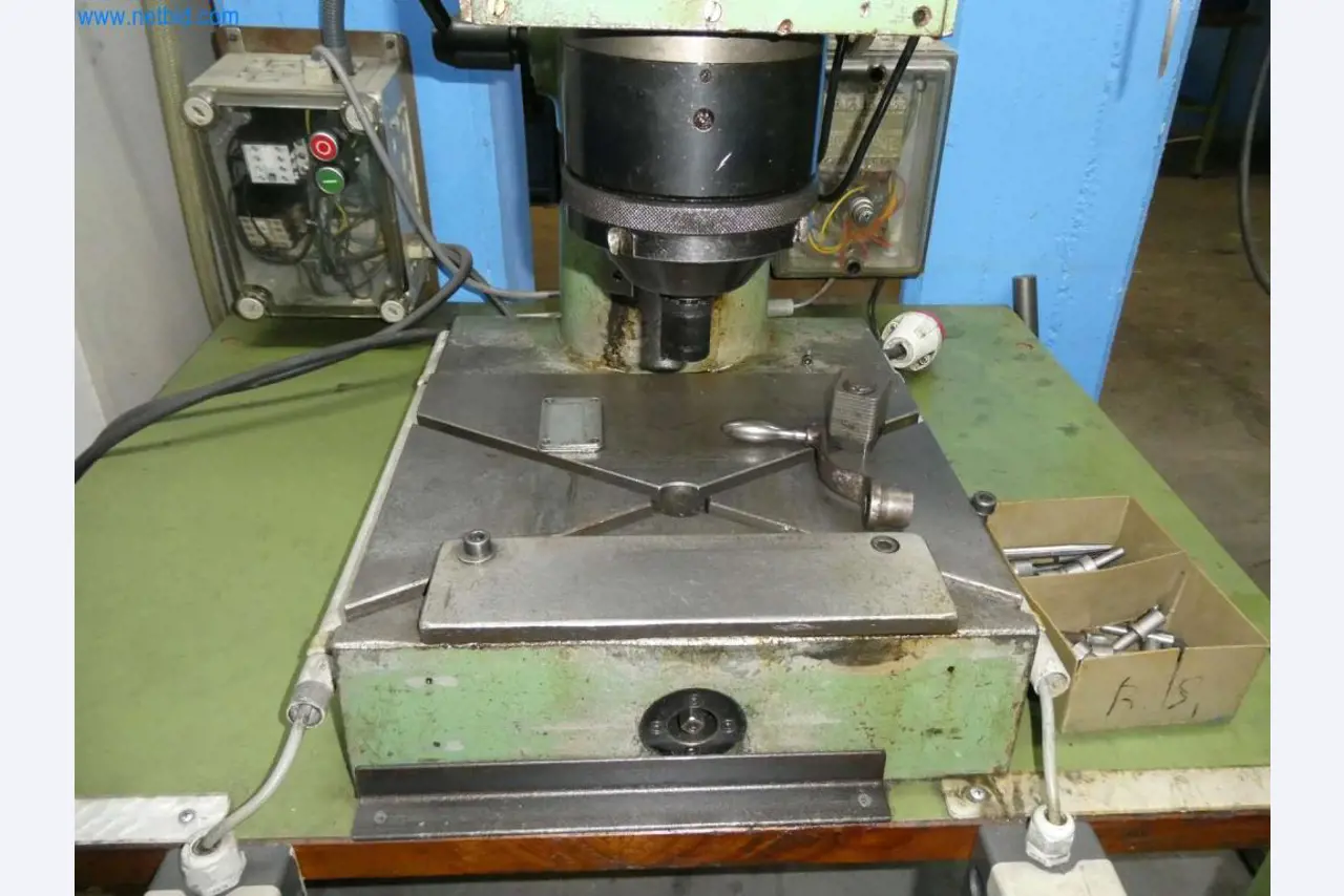 Tooling and punching machines, presses and accessories-5