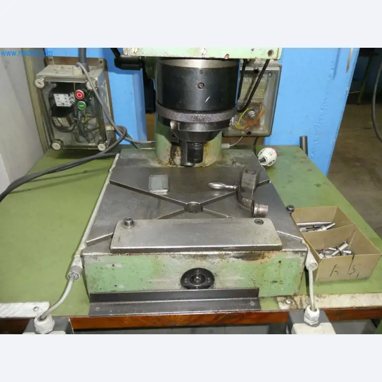 Tooling and punching machines, presses and accessories-5