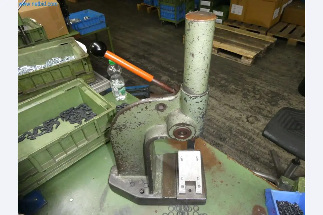 Máquinas-herramienta y punzonadoras, prensas y accesorios-3