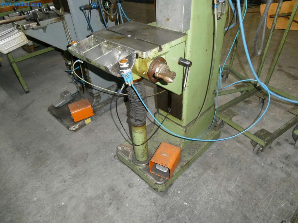 Tooling and punching machines, presses and accessories-7