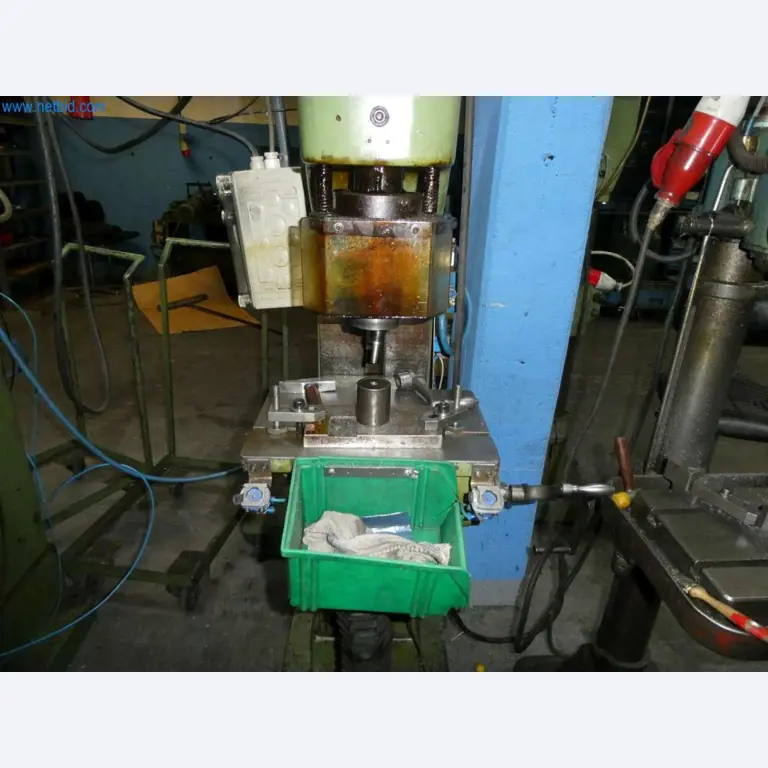 Tooling and punching machines, presses and accessories-3