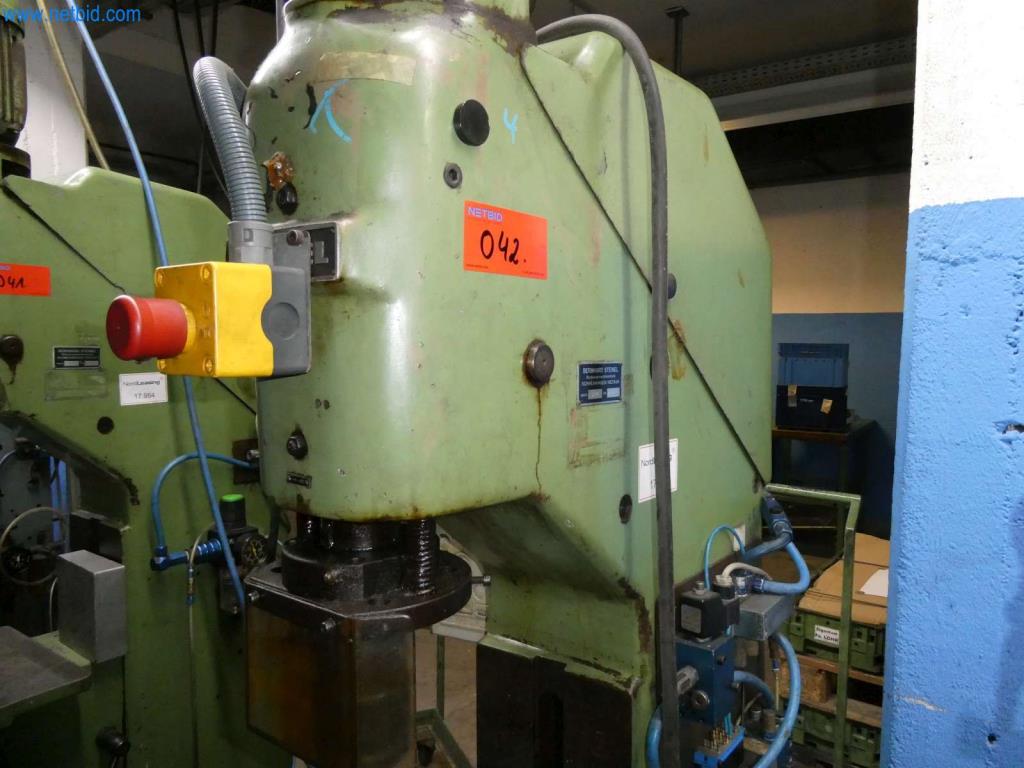 Máquinas-herramienta y punzonadoras, prensas y accesorios-5