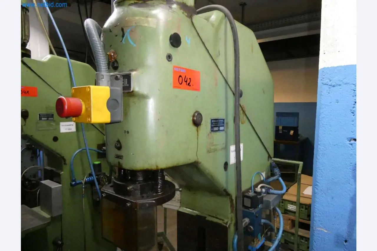 Tooling and punching machines, presses and accessories-5