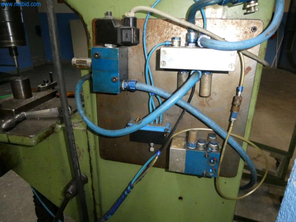 Máquinas-herramienta y punzonadoras, prensas y accesorios-8