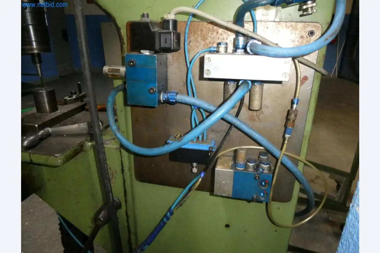 Tooling and punching machines, presses and accessories-8