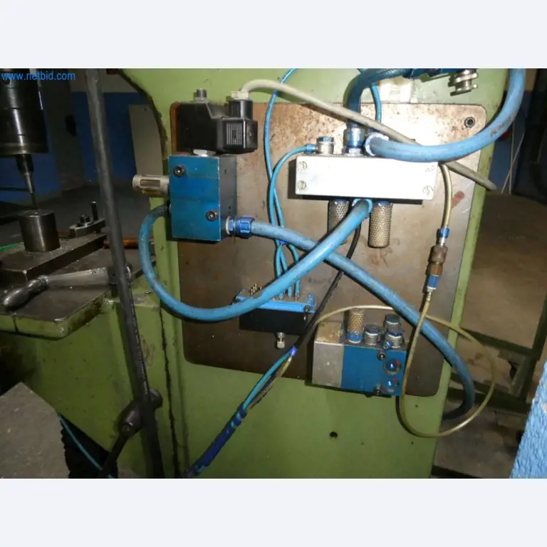 Tooling and punching machines, presses and accessories-8