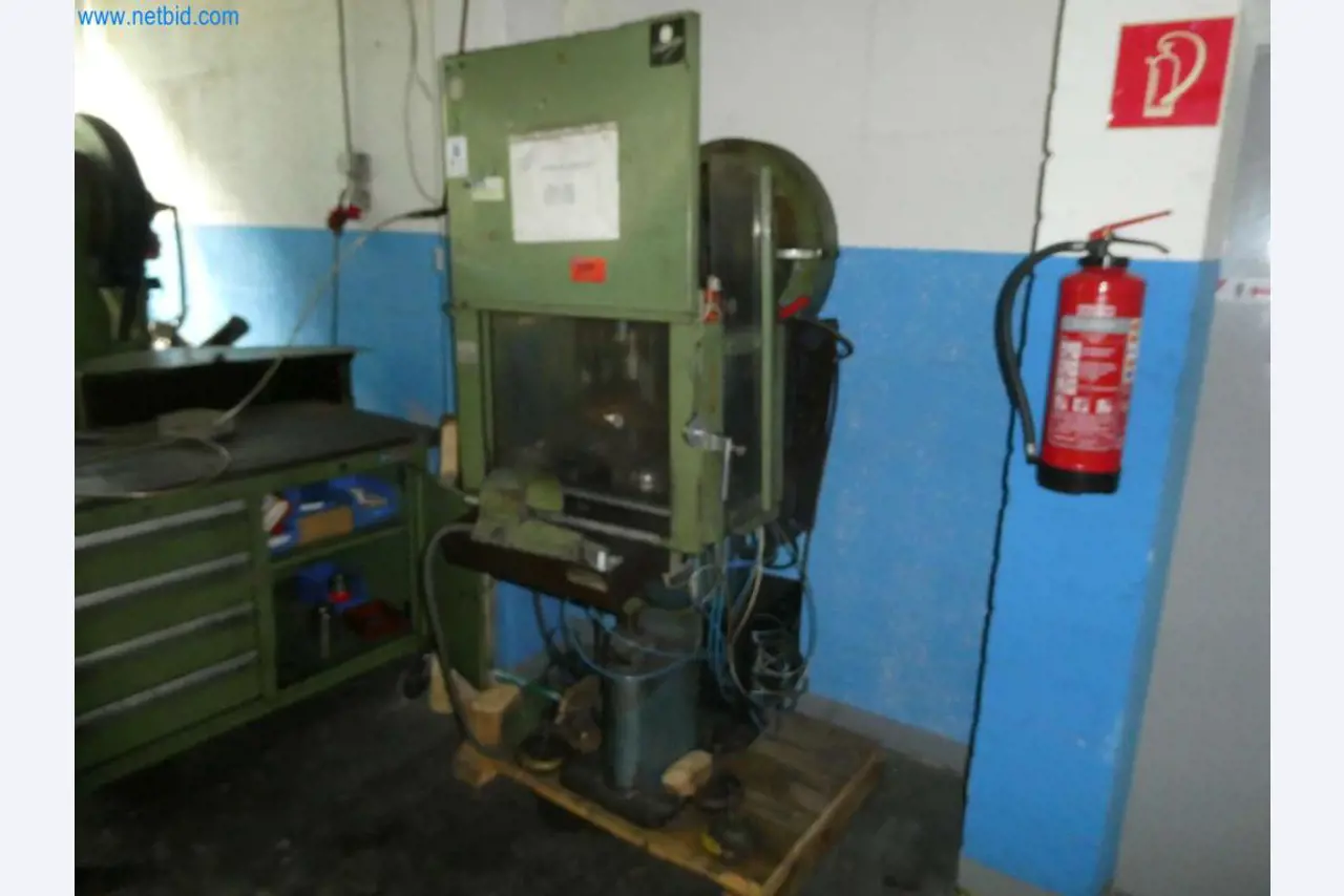 Werkzeug- und Stanzmaschinen, Pressen und Zubehör-1