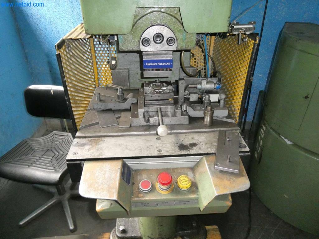 Máquinas-herramienta y punzonadoras, prensas y accesorios-5