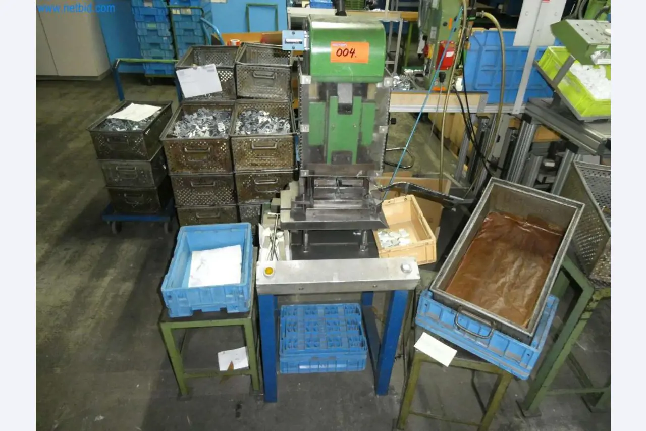 Máquinas-herramienta y punzonadoras, prensas y accesorios-4