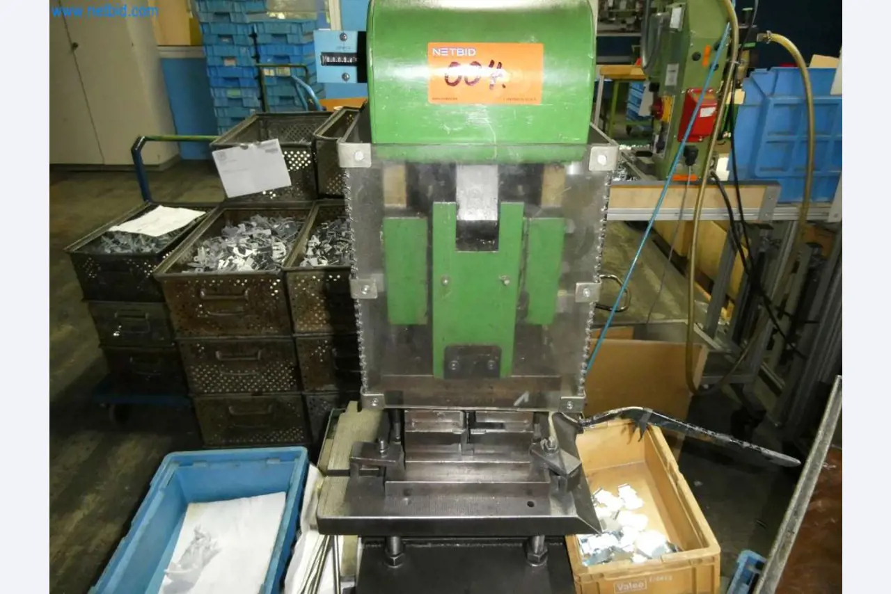 Máquinas-herramienta y punzonadoras, prensas y accesorios-5