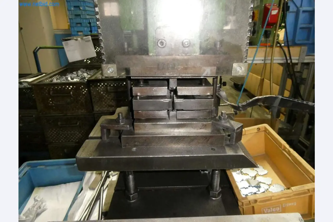 Máquinas-herramienta y punzonadoras, prensas y accesorios-6