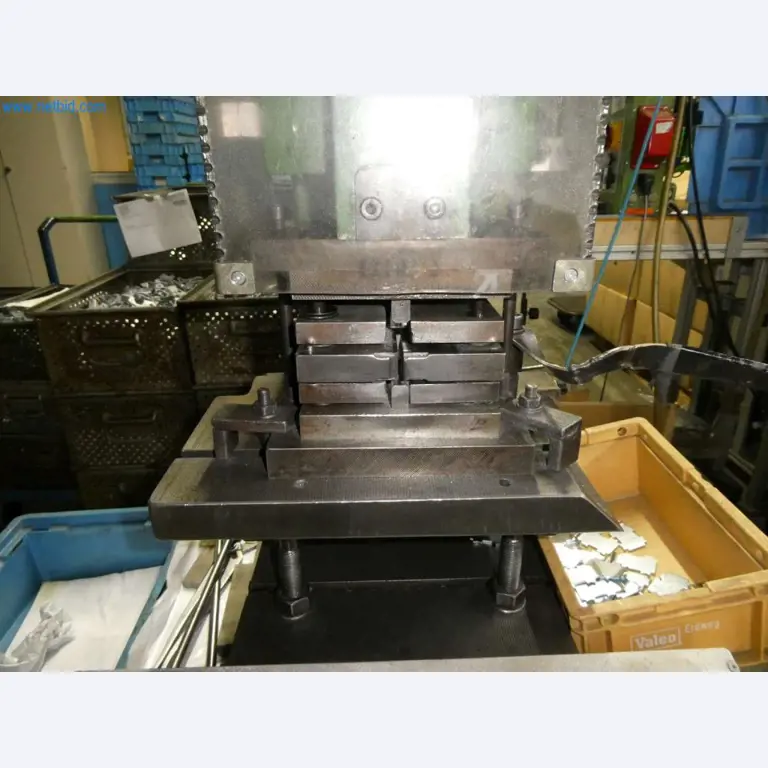 Máquinas-herramienta y punzonadoras, prensas y accesorios-6