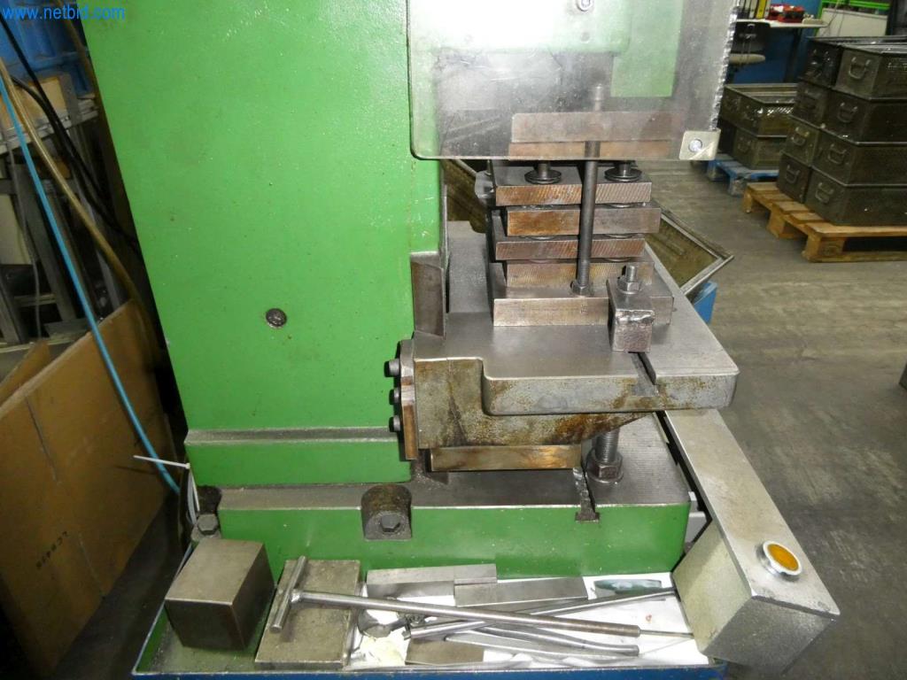 Máquinas-herramienta y punzonadoras, prensas y accesorios-7