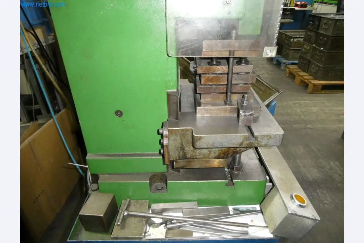 Máquinas-herramienta y punzonadoras, prensas y accesorios-7