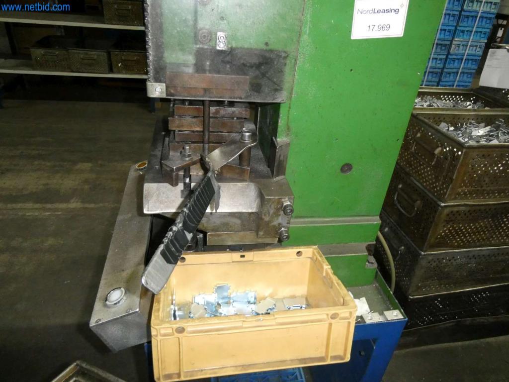 Máquinas-herramienta y punzonadoras, prensas y accesorios-8