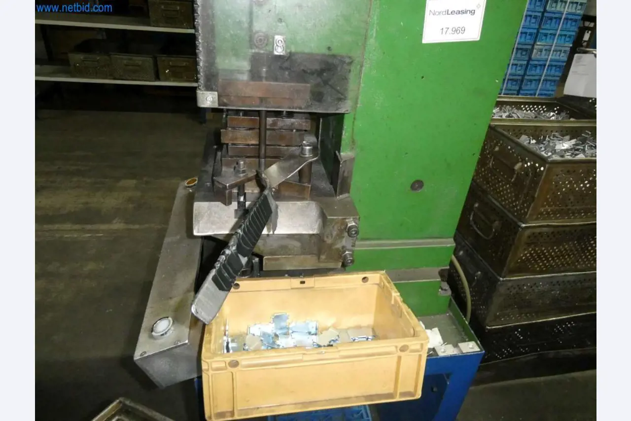 Máquinas-herramienta y punzonadoras, prensas y accesorios-8