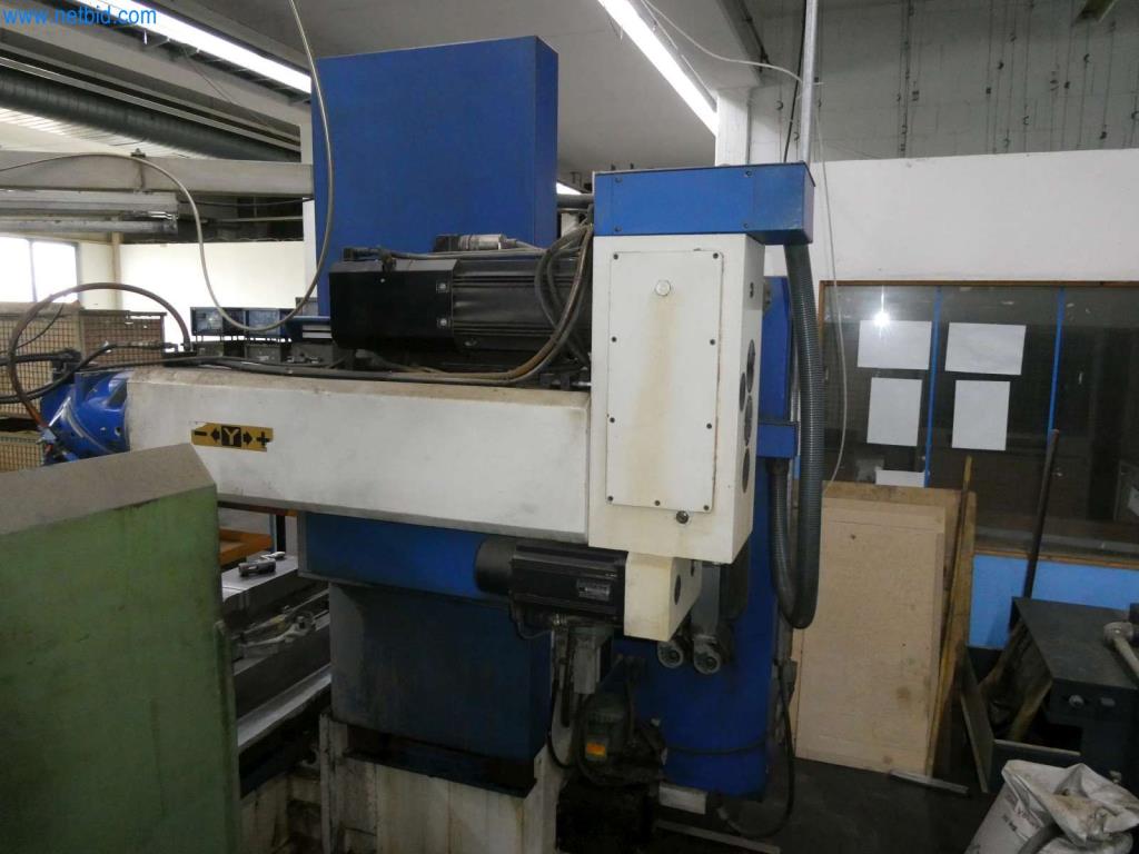 Obrabiarki i wykrawarki, prasy i akcesoria-10