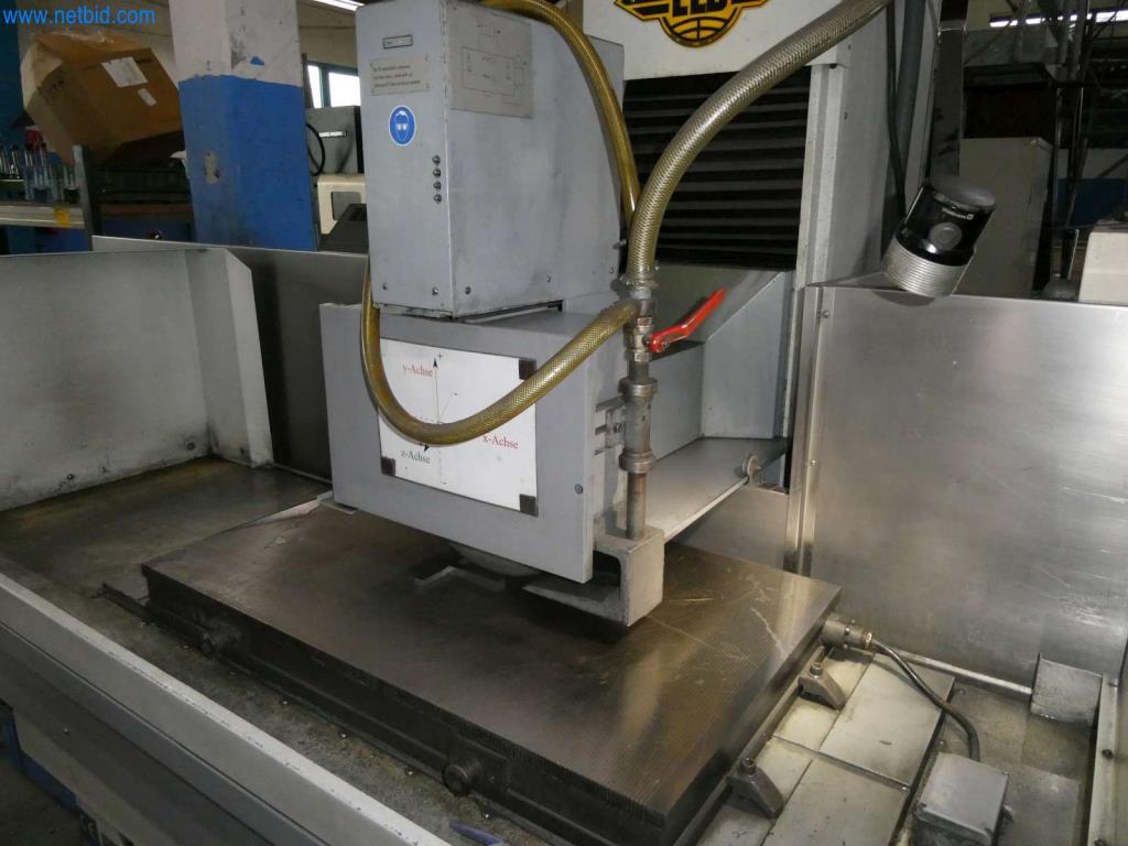 Obráběcí a děrovací stroje, lisy a příslušenství-5