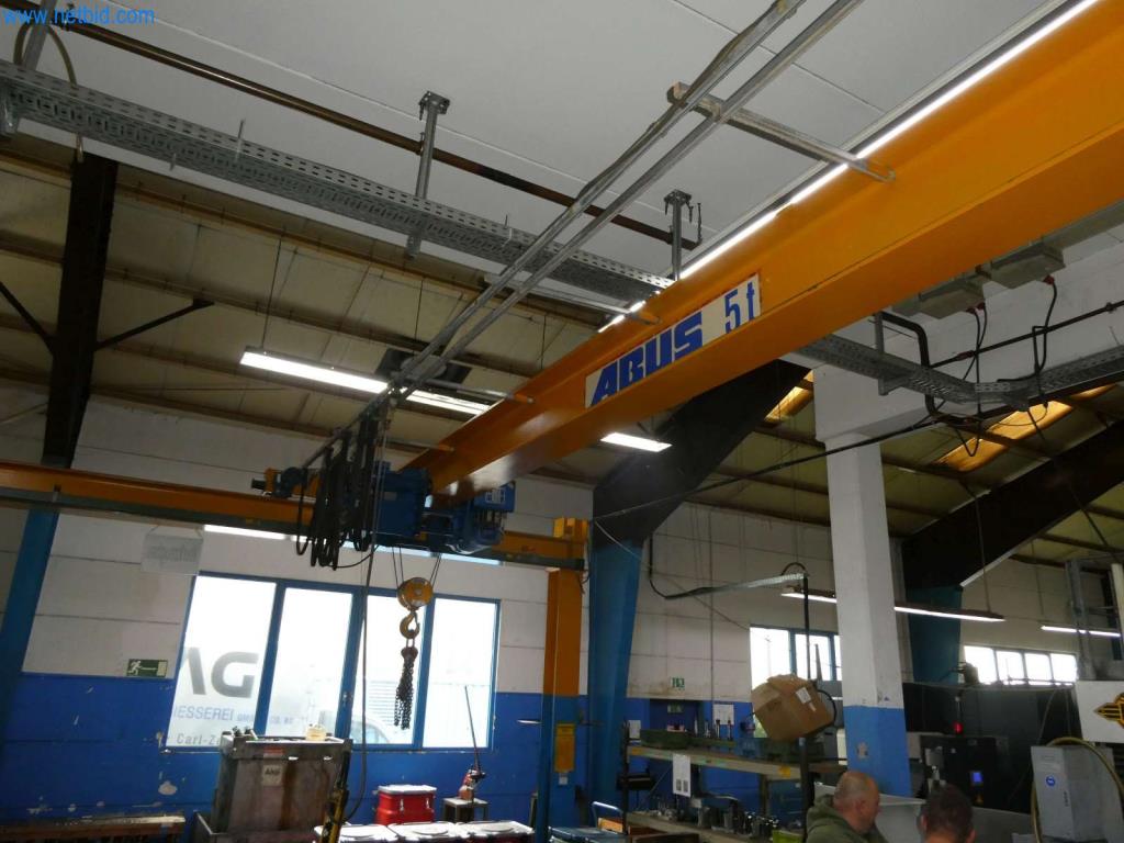 Máquinas-herramienta y punzonadoras, prensas y accesorios-1