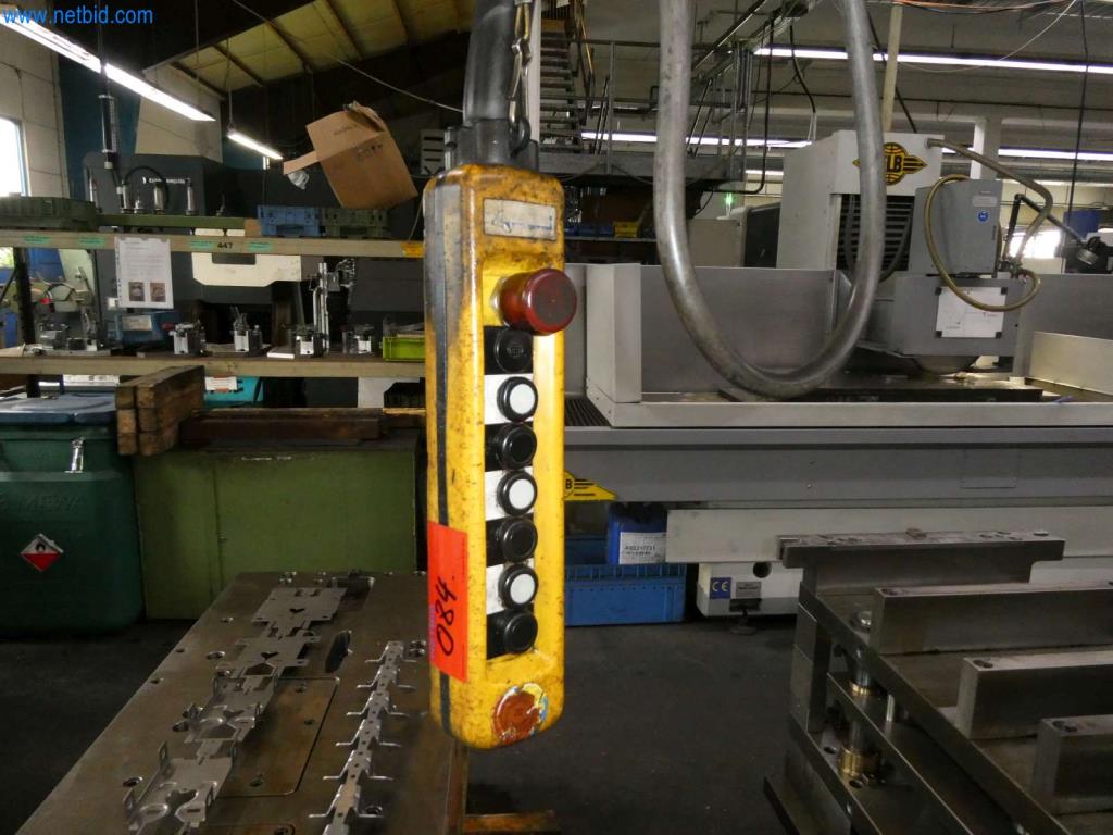 Máquinas-herramienta y punzonadoras, prensas y accesorios-8