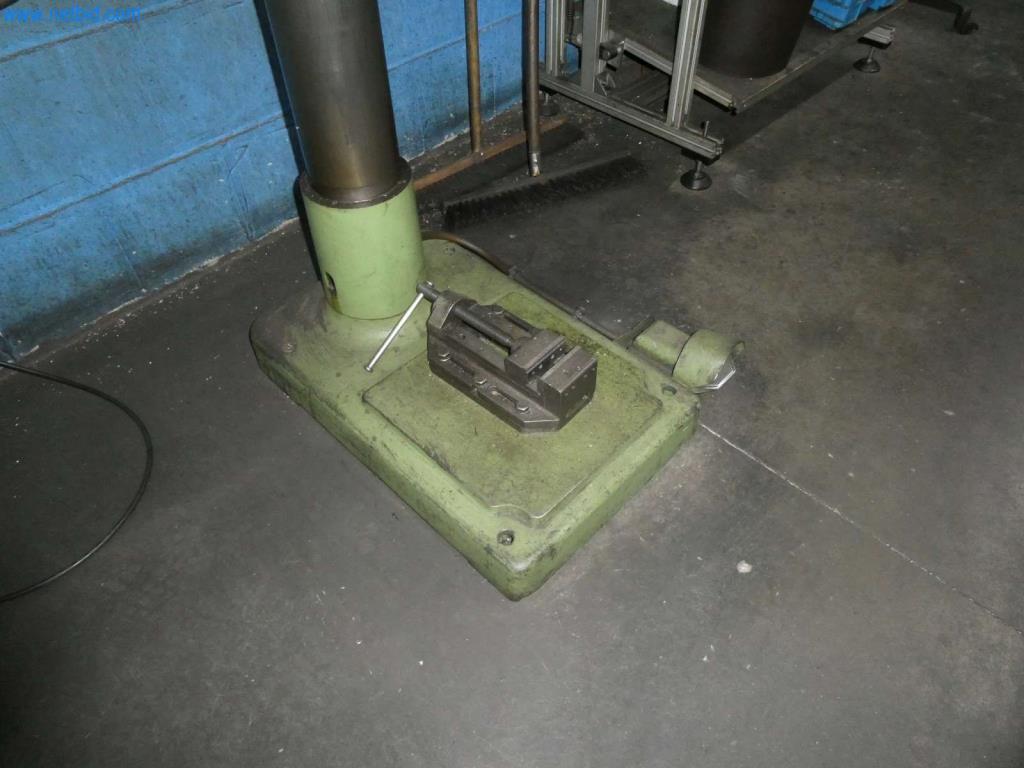 Máquinas-herramienta y punzonadoras, prensas y accesorios-8