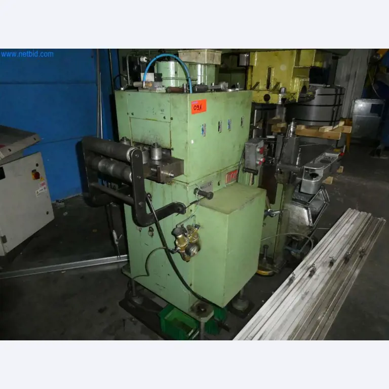 Máquinas-herramienta y punzonadoras, prensas y accesorios-11