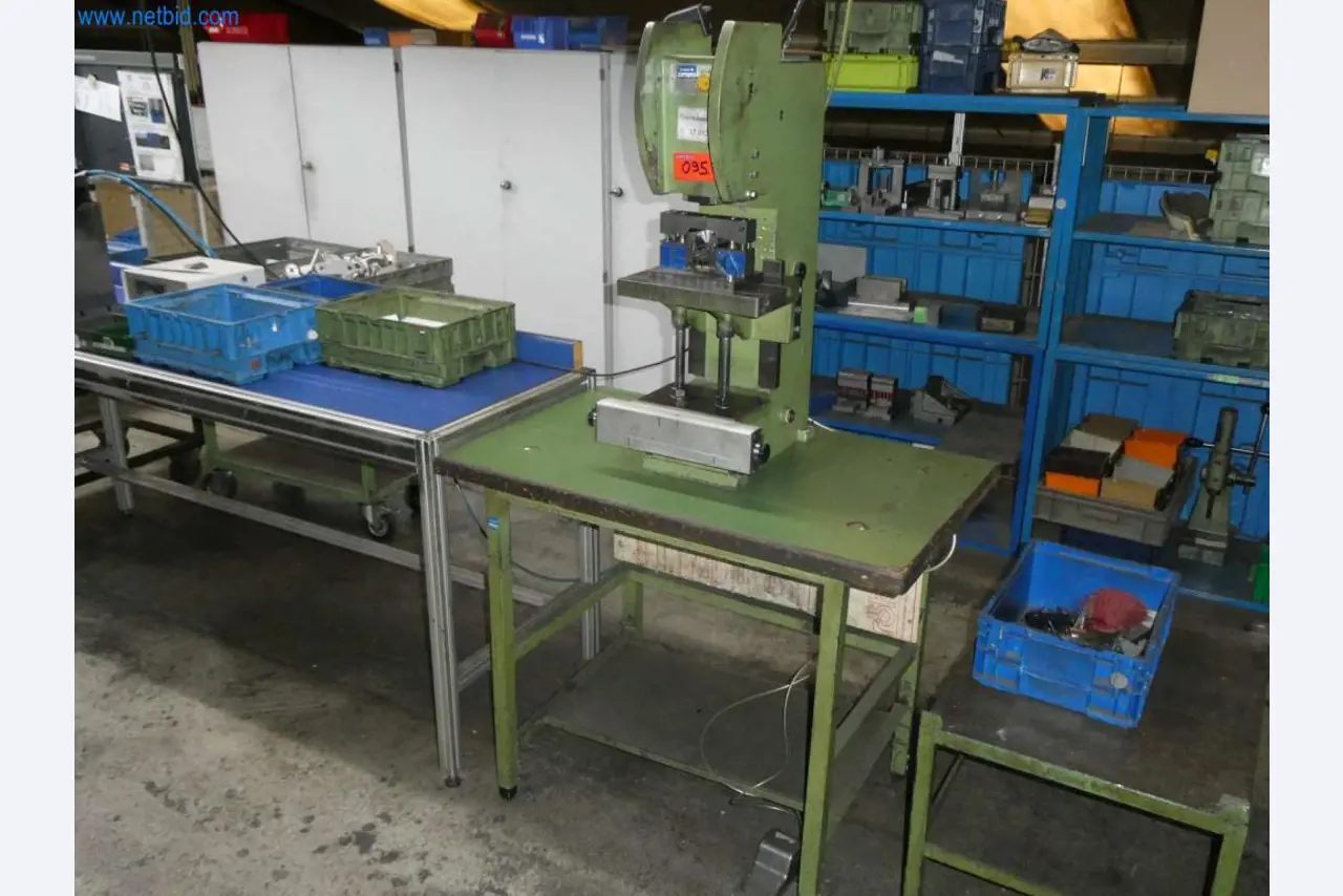 Obráběcí a děrovací stroje, lisy a příslušenství-1