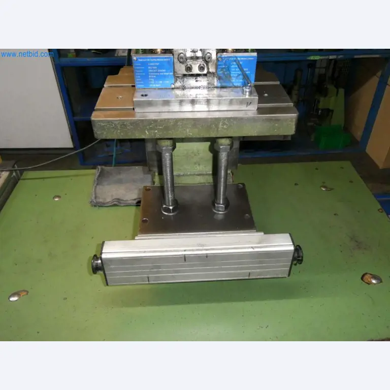 Obráběcí a děrovací stroje, lisy a příslušenství-5